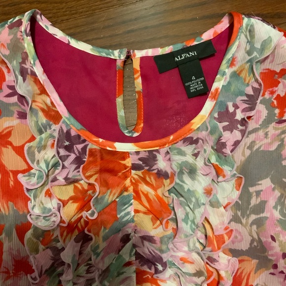 Karl Lagerfeld and Alfani fall colour sleeveless tops - Picture 8 of 9